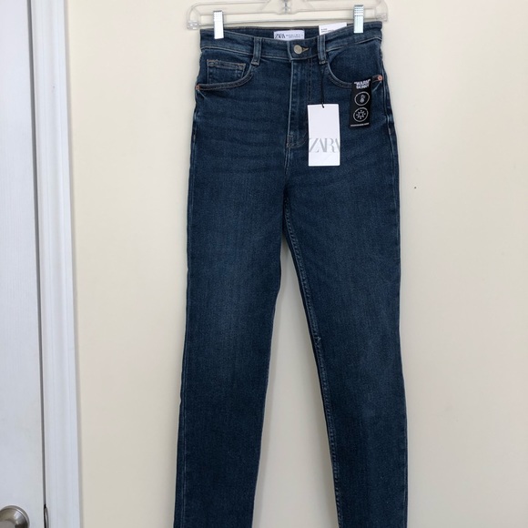 Zara High Waisted Dark Wash Warm Jeans // NWT - Picture 1 of 6